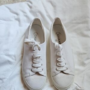 CHANEL White Canvas Low-Top Lace-Up Sneakers